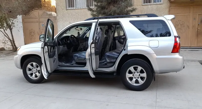 Toyota 4Runner 2005 (2)
