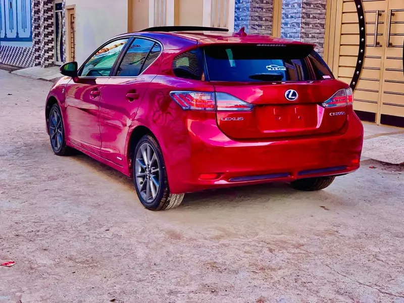 Lexus CT200 2012 (3)