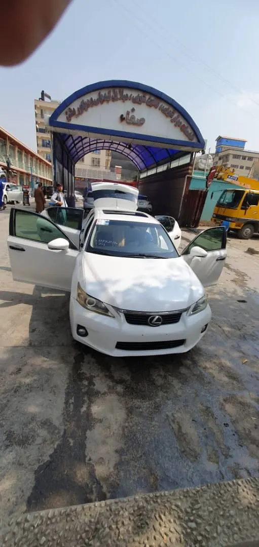 Lexus CT200 Hybrid 2013 (2)