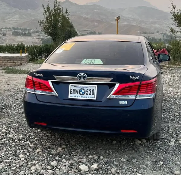 Toyota Crown Hybrid 2013 (4)