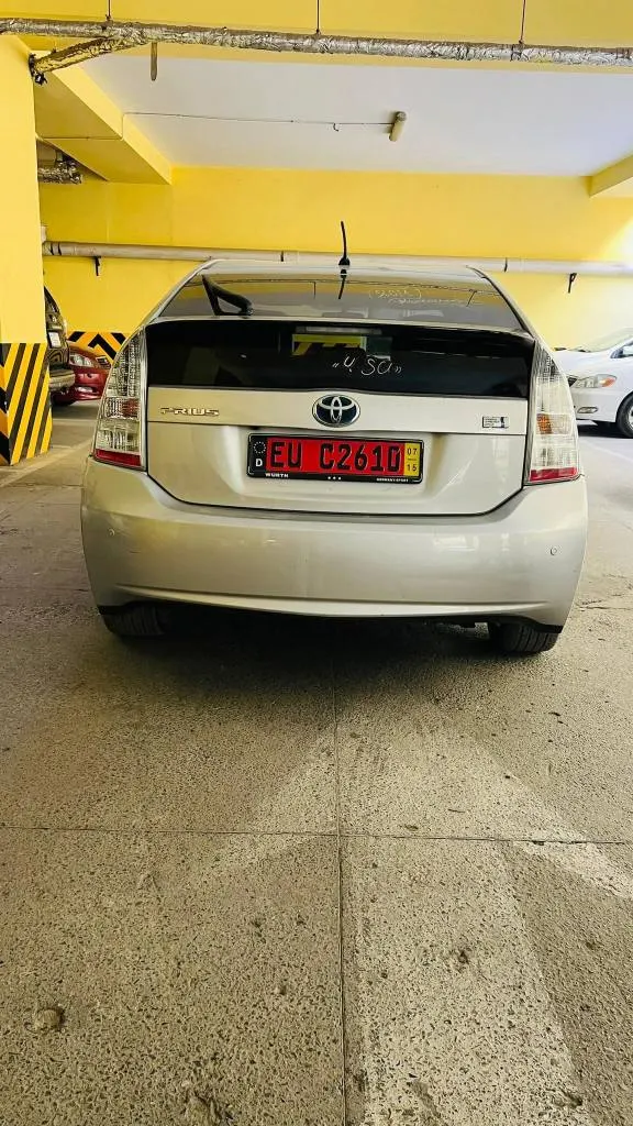 Toyota Prius Hybrid 2011 (3)