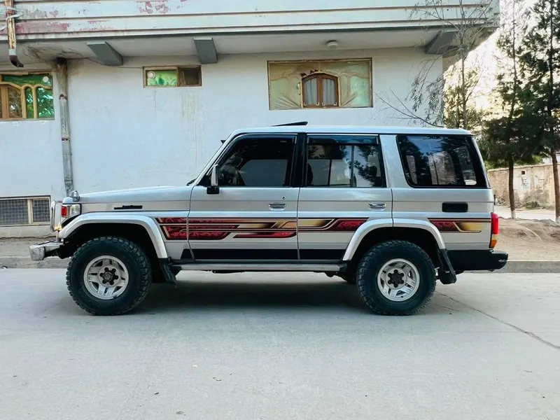 Toyota Land Cruiser 1993 (6)