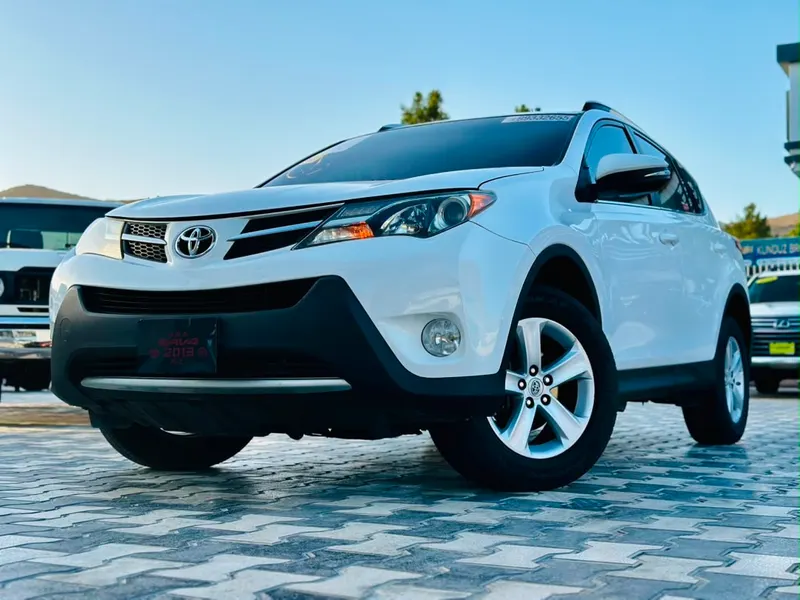 Toyota RAV4 XLE 2013 (2)