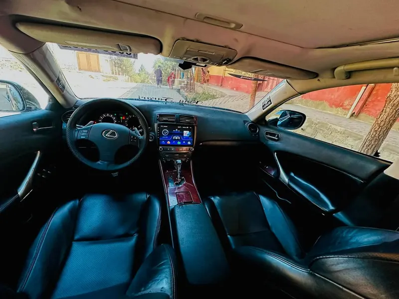 Lexus IS250 2008 (3)