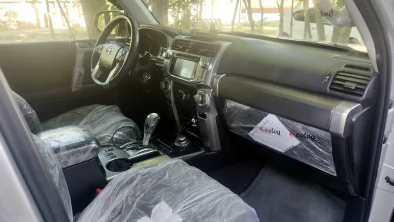 تویوتا 4Runner 2018 · SUV · 75000 مایل کارکرد (6)