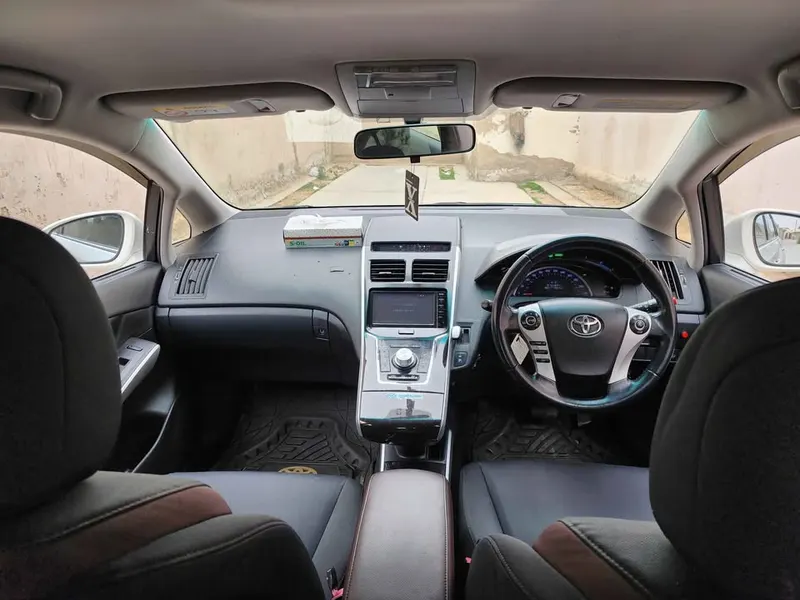 Toyota Sai Hybrid 2014 (4)
