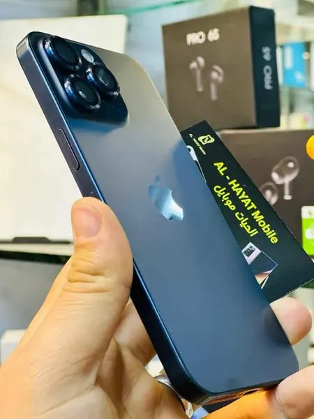 iPhone 15 Pro Max (2)