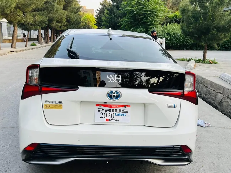 Toyota Prius 2019 (3)