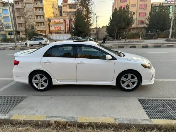 Toyota Corolla 2012 (1)