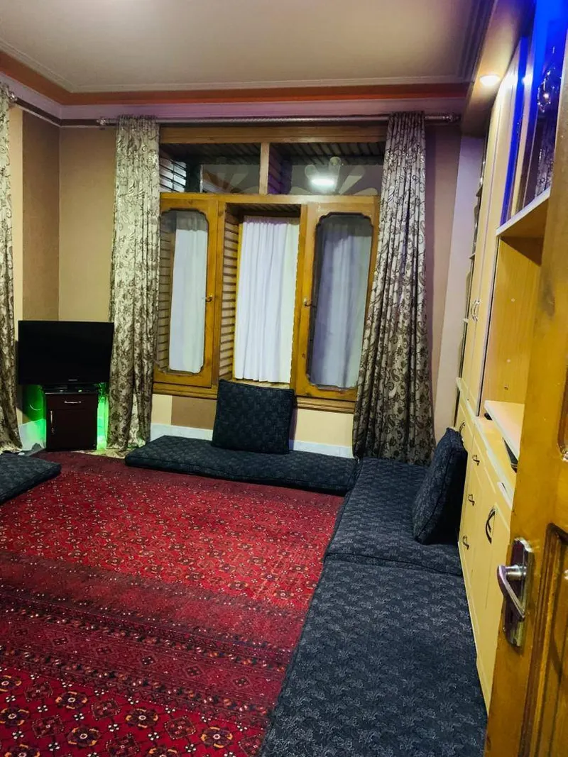 House Floor For Rent (3)
