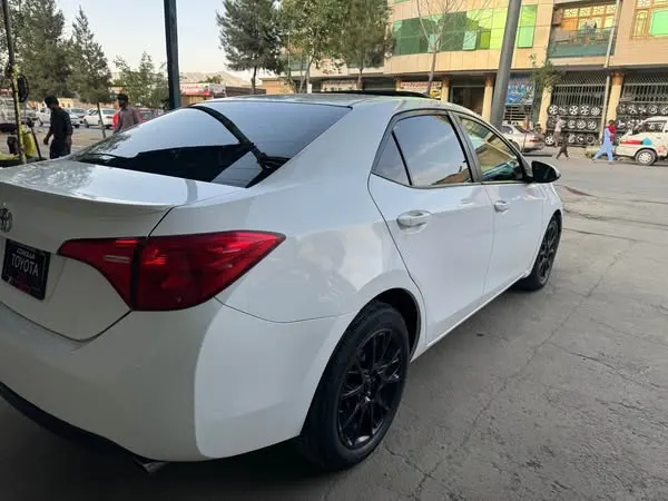 Toyota Corolla 2016 (3)
