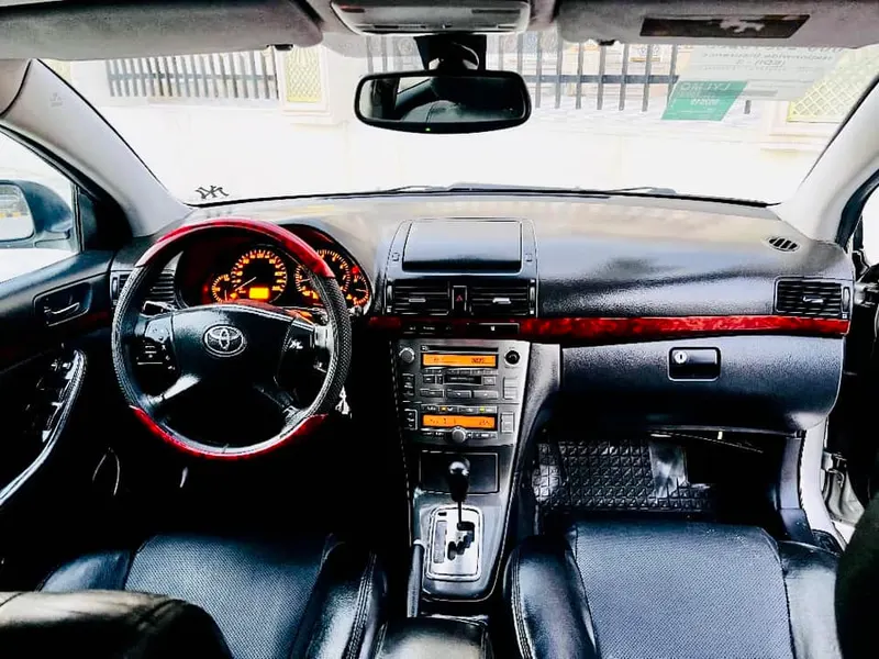 Toyota Avensis 2004 (4)