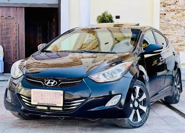 Hyundai Elantra 2012 (1)
