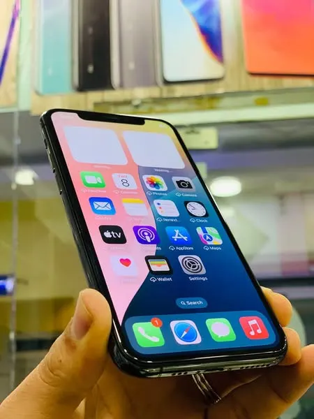 iPhone 11 Pro (2)