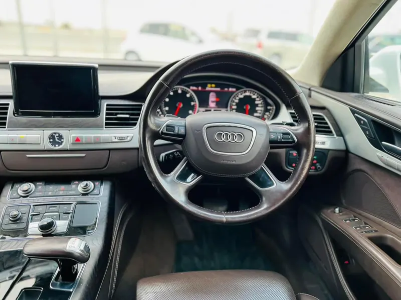Audi A8L 2016 (4)