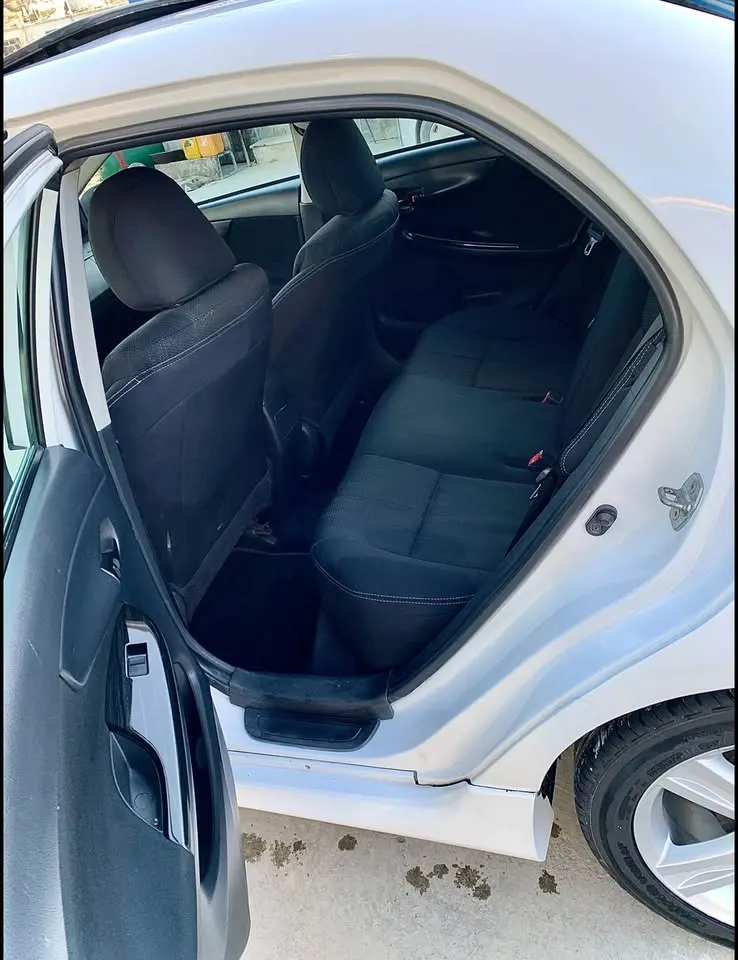 Toyota Corolla 2013 (4)