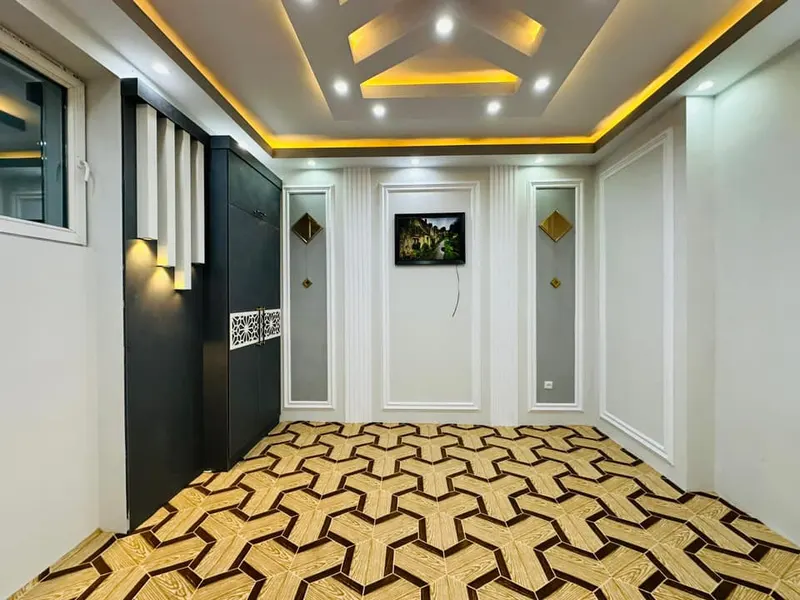 Spacious 4-Room Apartment (4)