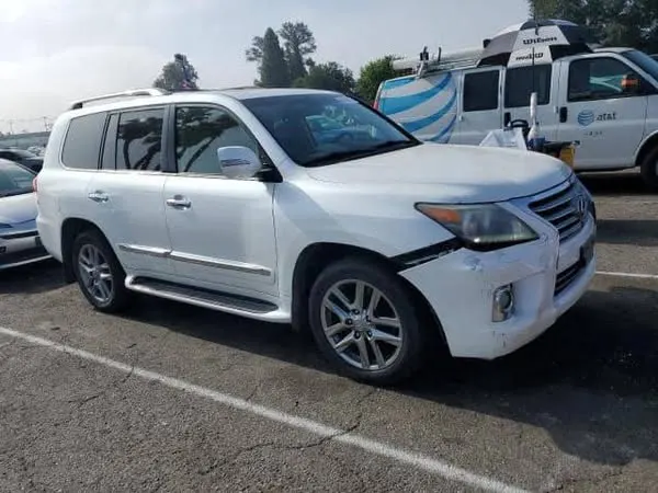 Lexus LX570 2013 (2)
