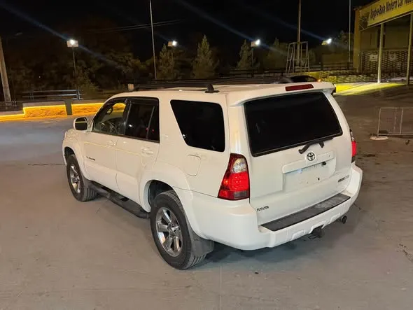 Toyota 4Runner 2009 (3)