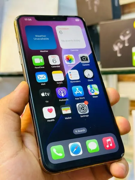 iPhone 11 Pro Max (2)