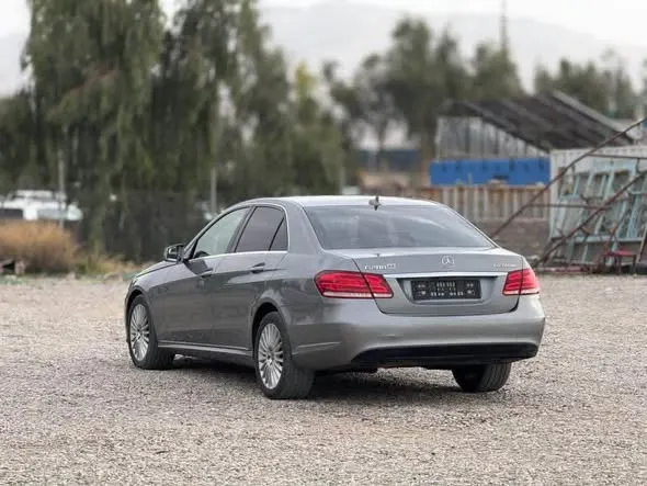 Mercedes-Benz E200 2015 (3)