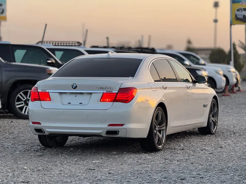 BMW 760Li 2013 (3)