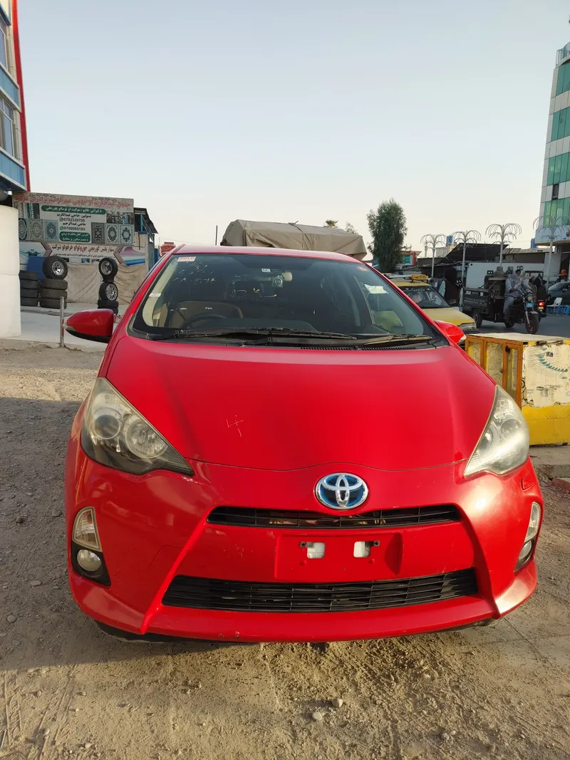 Toyota Aqua (2)