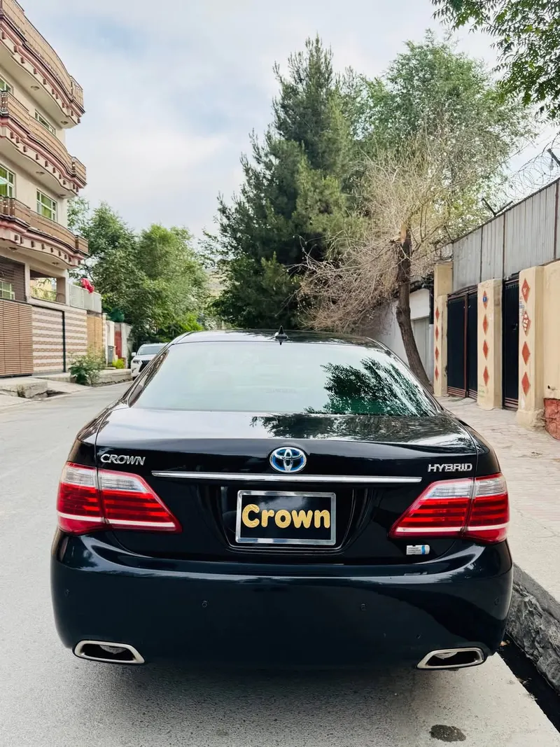Toyota Crown Hybrid 2011 (3)