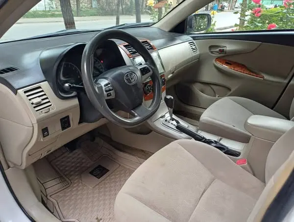 Toyota Corolla 2011 (4)