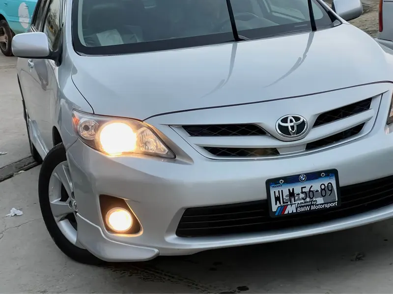 Toyota Corolla 2013 (2)