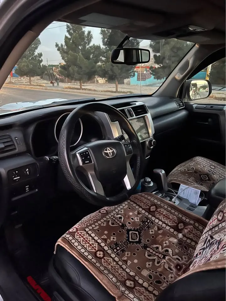 Toyota 4Runner 2010 (4)
