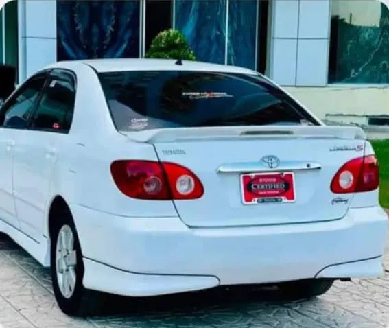 Corolla 2004 (3)