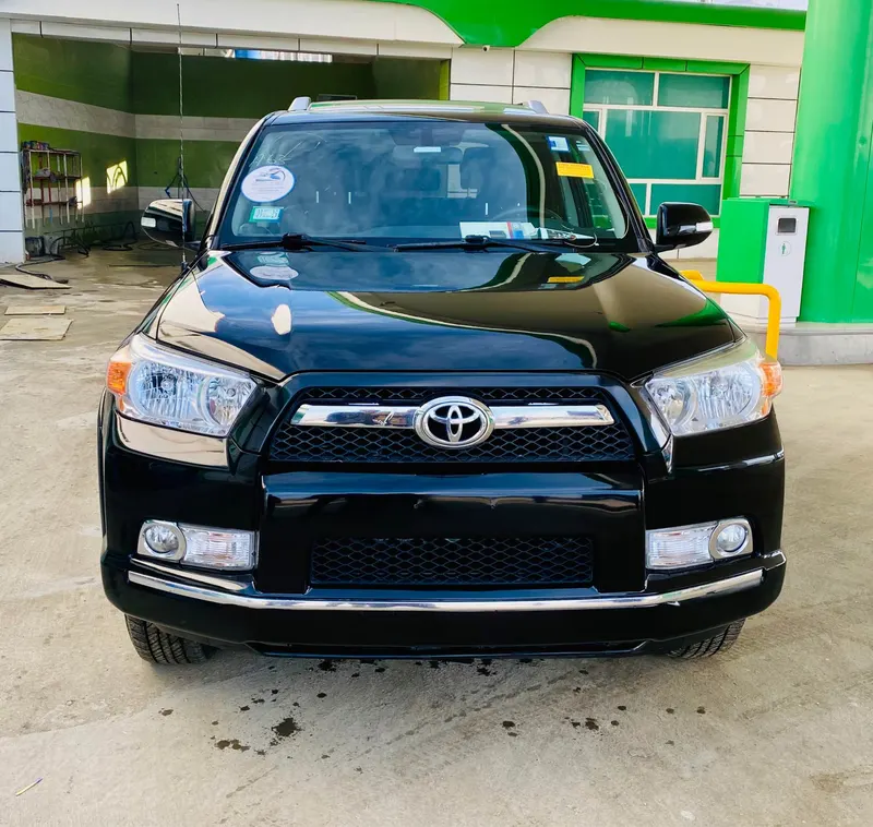 Toyota 4 Runner SR5 2011 (2)
