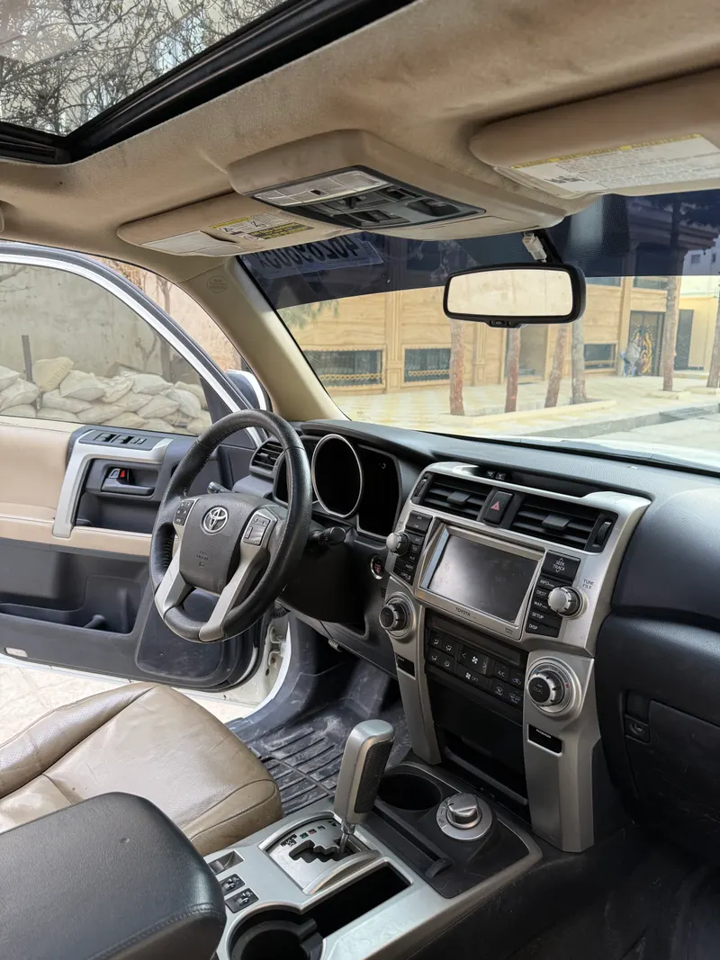 Toyota 4Runner Limited 2010 (4)