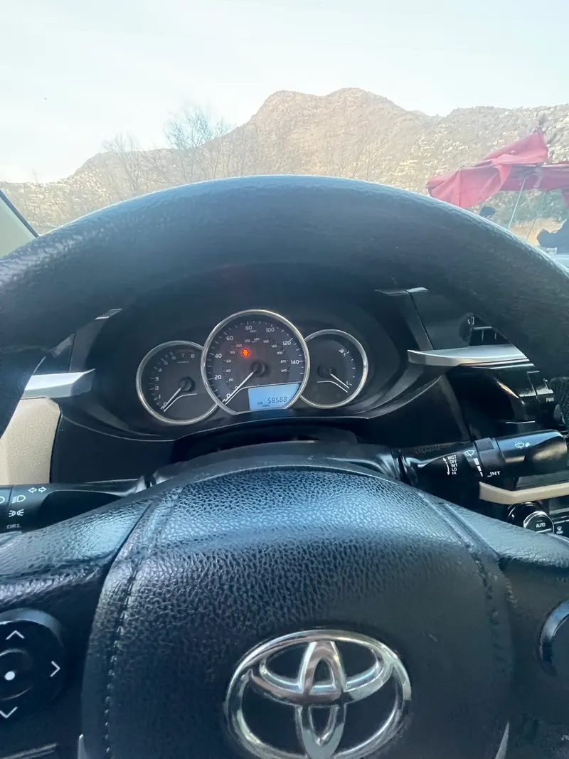Toyota Corolla 2015 (4)