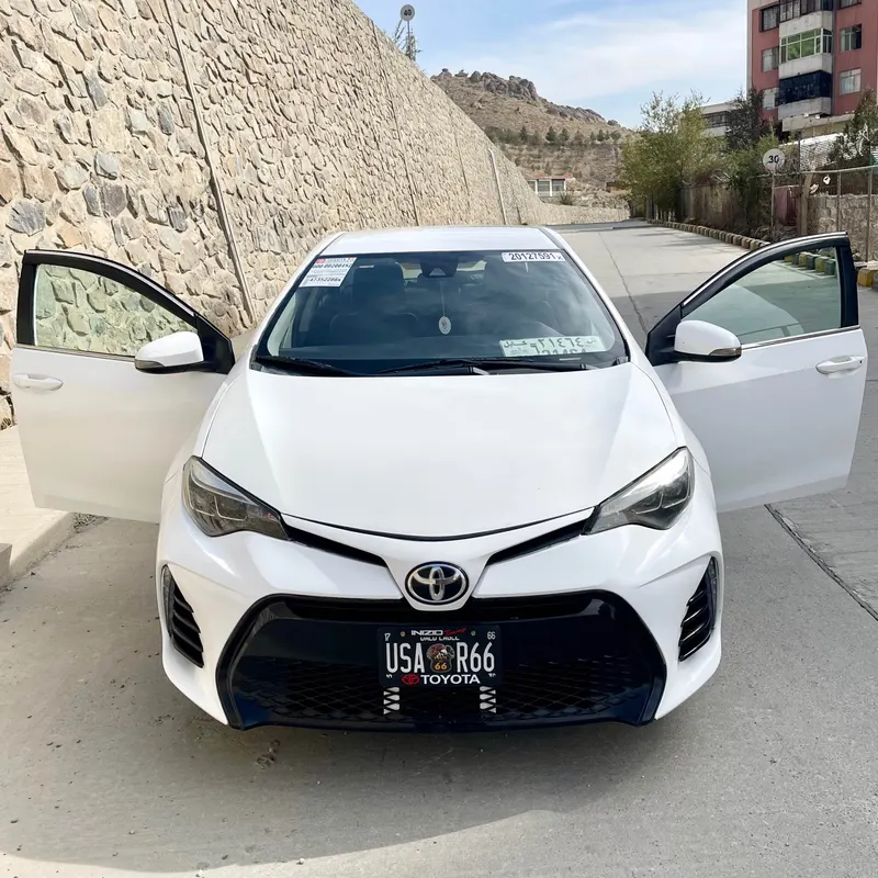 Toyota Corolla 2017 (1)