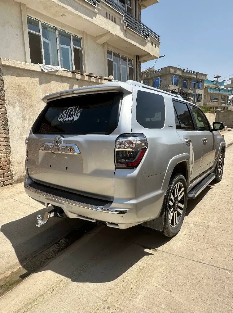 Toyota 4Runner 2022 (2)
