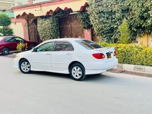 Toyota Corolla 2005 (3)