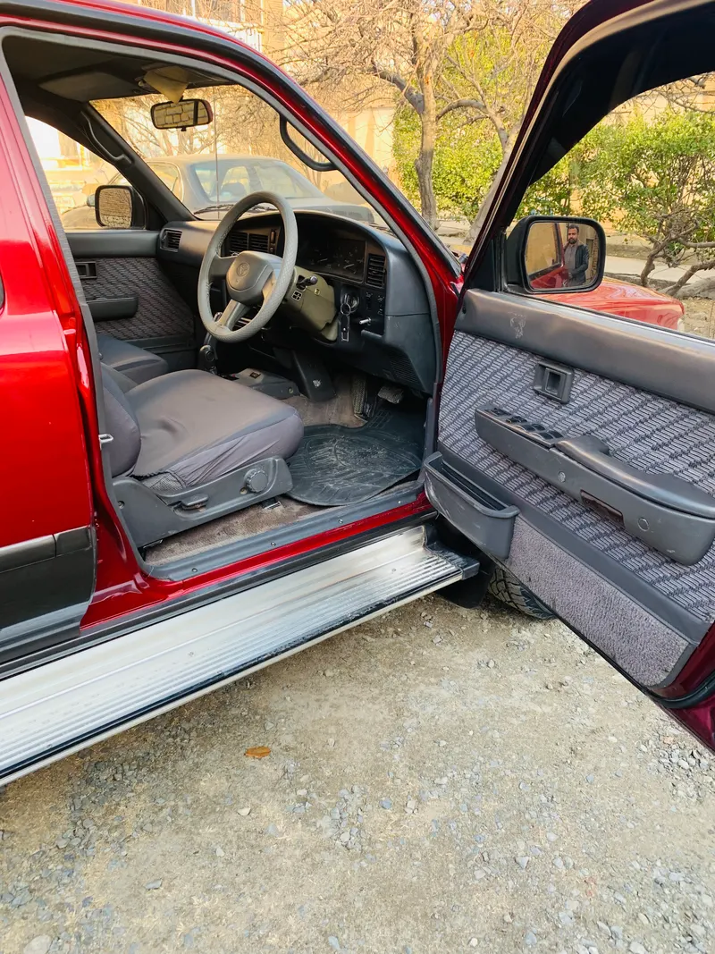 Toyota Hilux Surf 1994 (6)