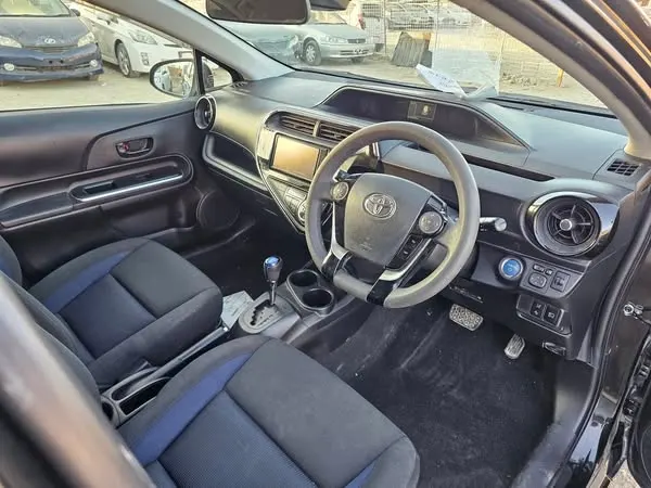Toyota Aqua 2019 (4)