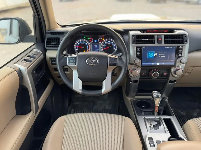 Toyota Fortuner SR5 2010 (4)