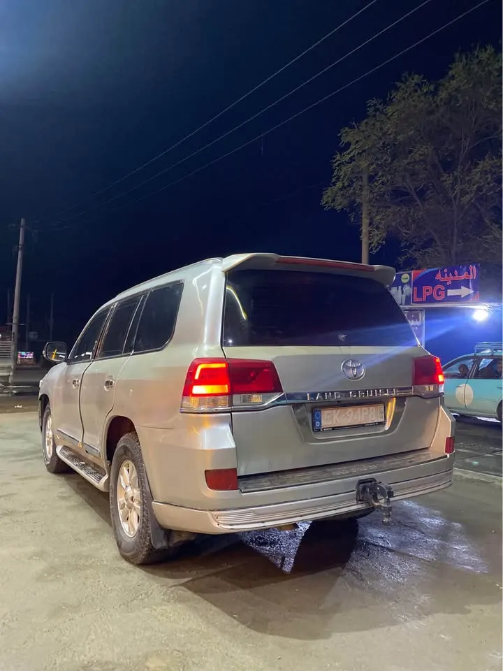 Toyota Land Cruiser 2010 (3)