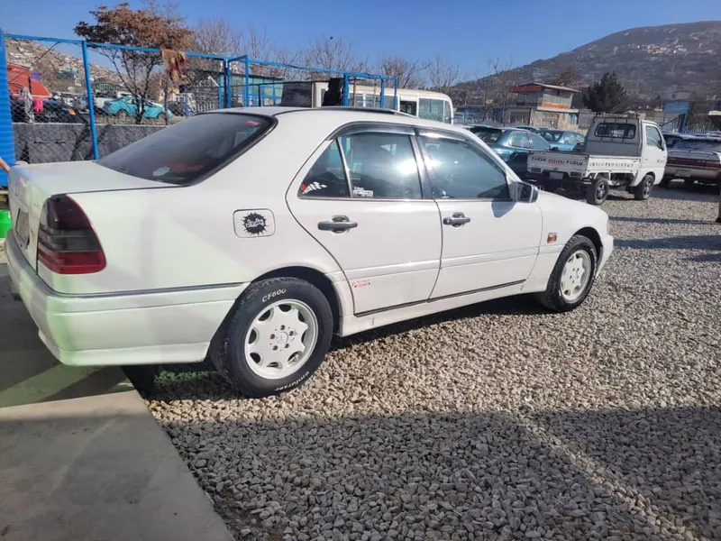 Mercedes-Benz (3)