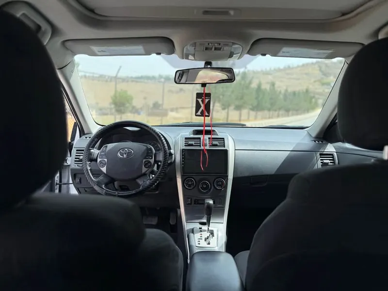 Toyota Corolla 2011 (4)