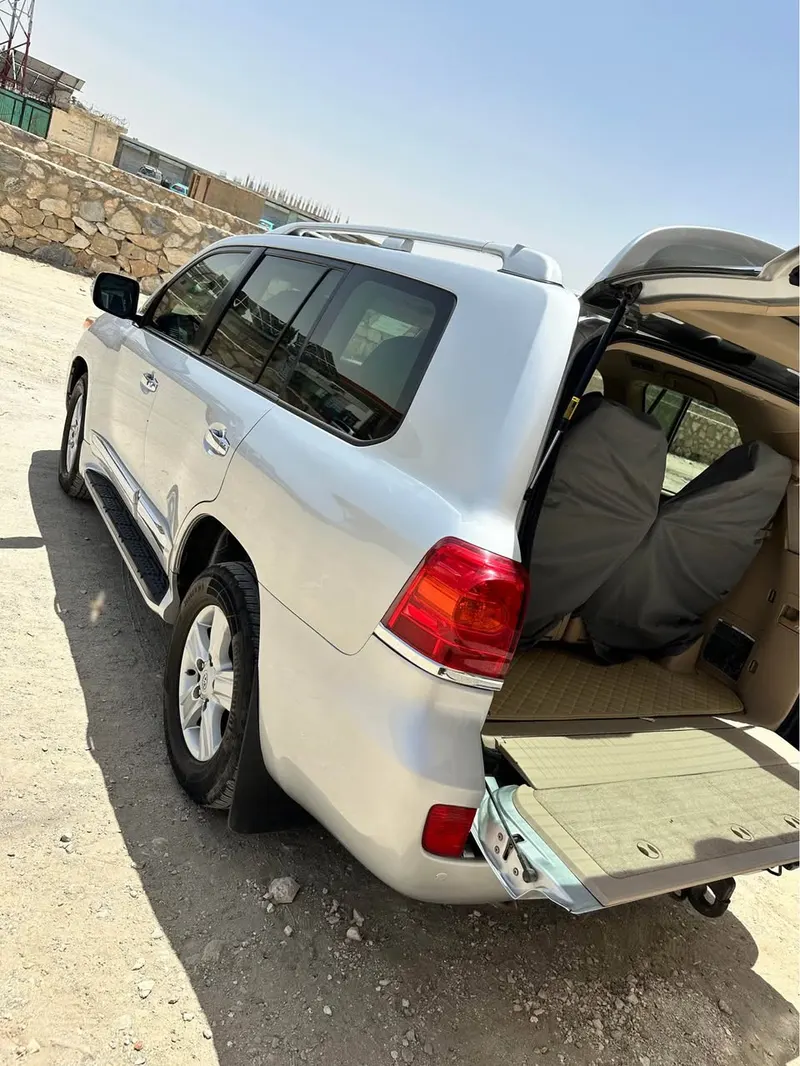 Toyota Land Cruiser 2014 (3)