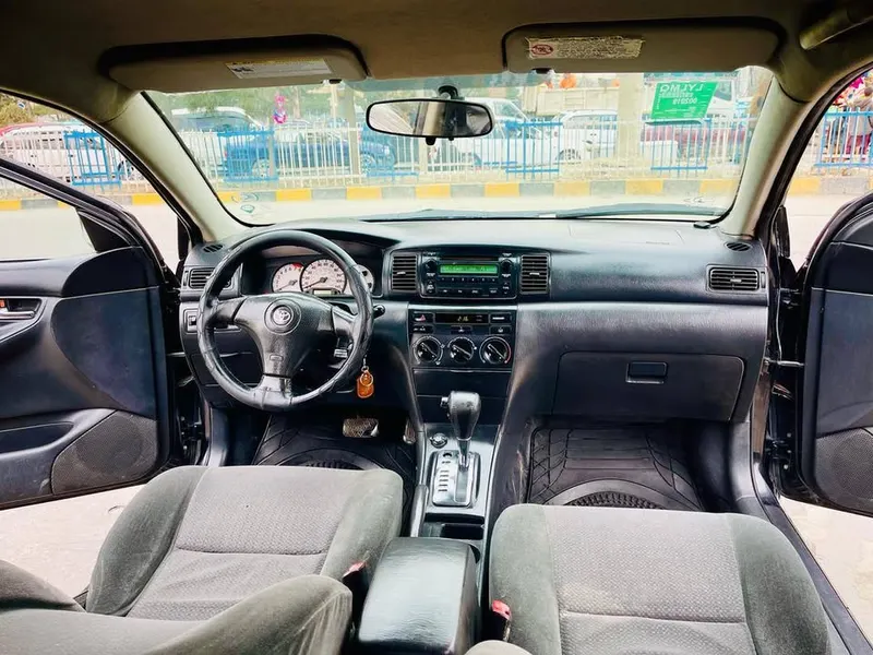 Toyota Corolla 2004 (4)