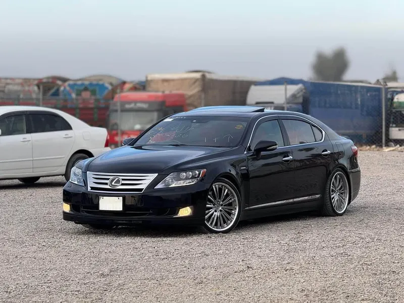 Lexus LS600 2011 (2)