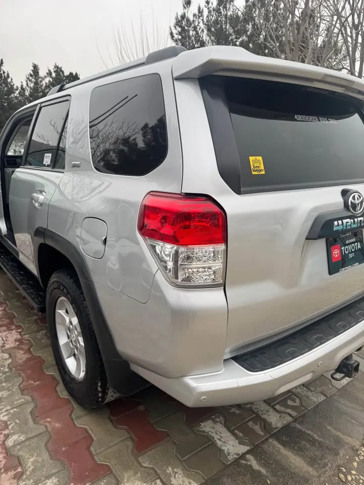 Toyota 4 Runner 2011 (3)