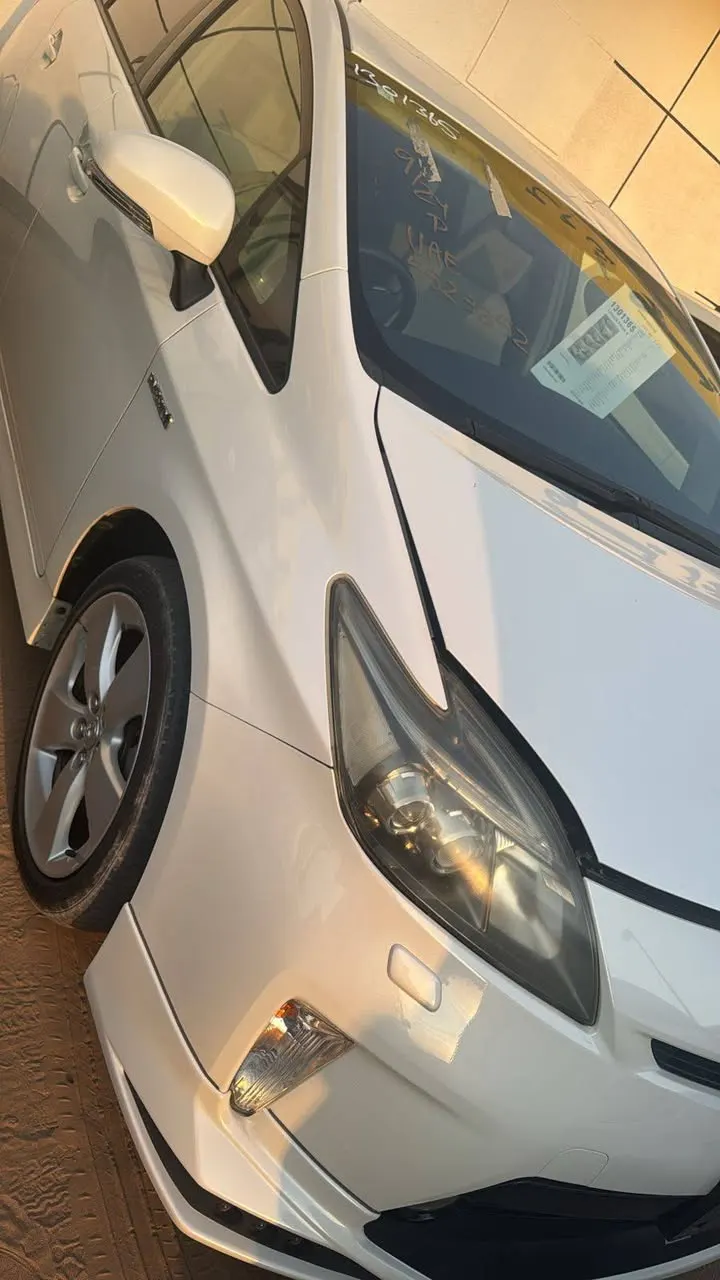 Toyota Prius 2013 (2)