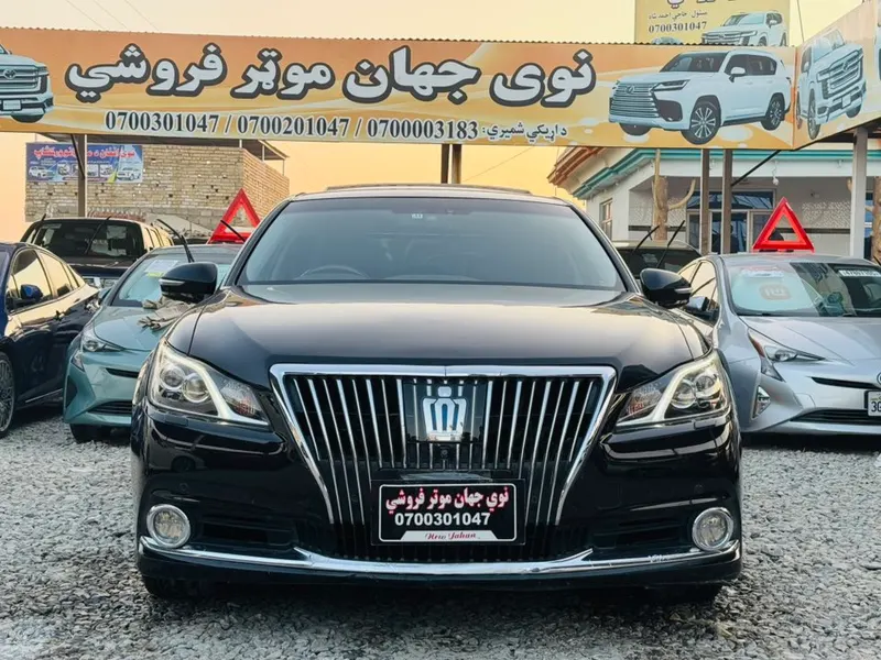 Toyota Crown 2013 (2)